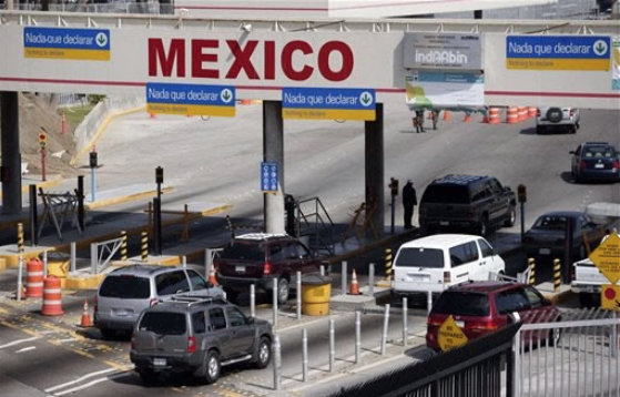 Photograph of a US-Mexico border crossing